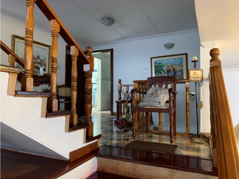CASA DE USO MIXTO en el BATAN (OFICINAS, SERV MEDICOS, INSTRUMENTAC)
