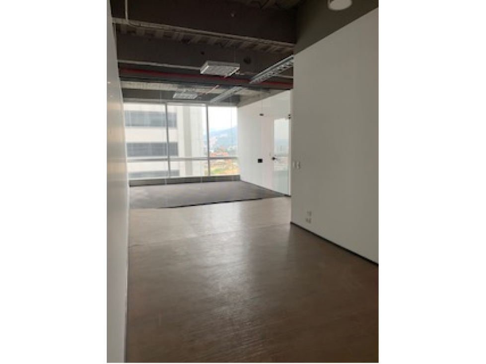 VENDO RENTANDO OFICINA ILUMINADA EN COMPLEJO NORTH POINT TORRE 3 — foto 3