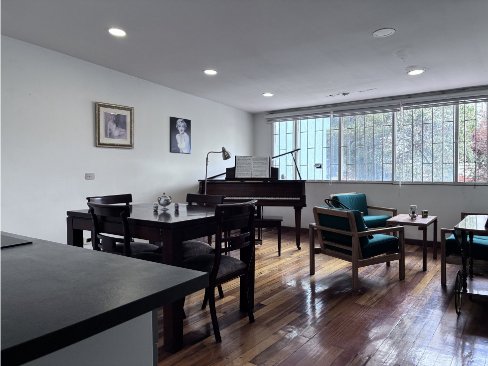 VENTA DE OPORTUNIDAD CASA DE USO MIXTO EN EL BARRIO POLO CLUB - 1