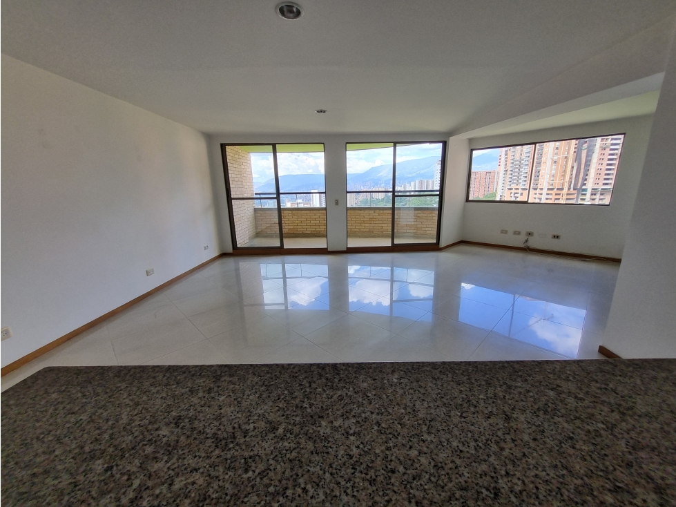 VENDO SABANETA APARTAMENTO 4 ALCOBAS CON BAÑO 2 BALCONES 2 PARQUEADERO