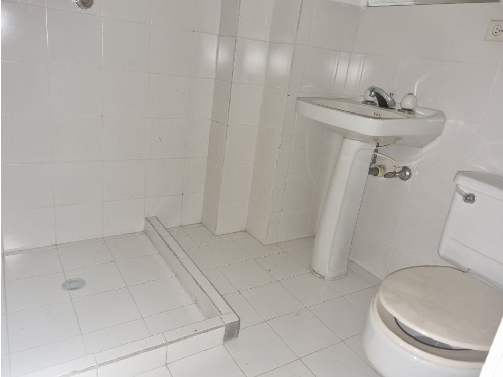 Bajo $$$ VENDO APTO ESPACIOSO SAN JOAQUIN — foto 5