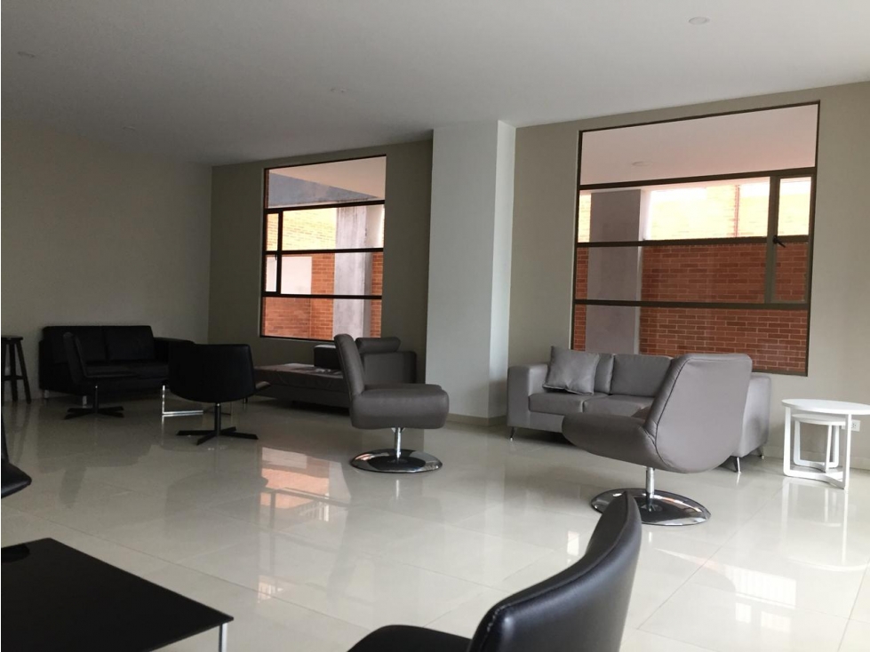ELEGANTE, COMODO Y LUMINOSO APTO. en SAN PATRICIO — foto 3
