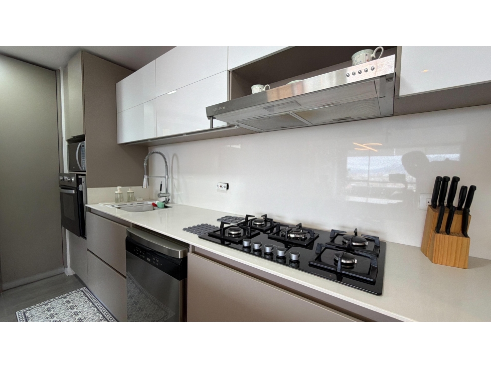 Apartamento amoblado en arriendo - La Carolina, Bogotá — foto 2