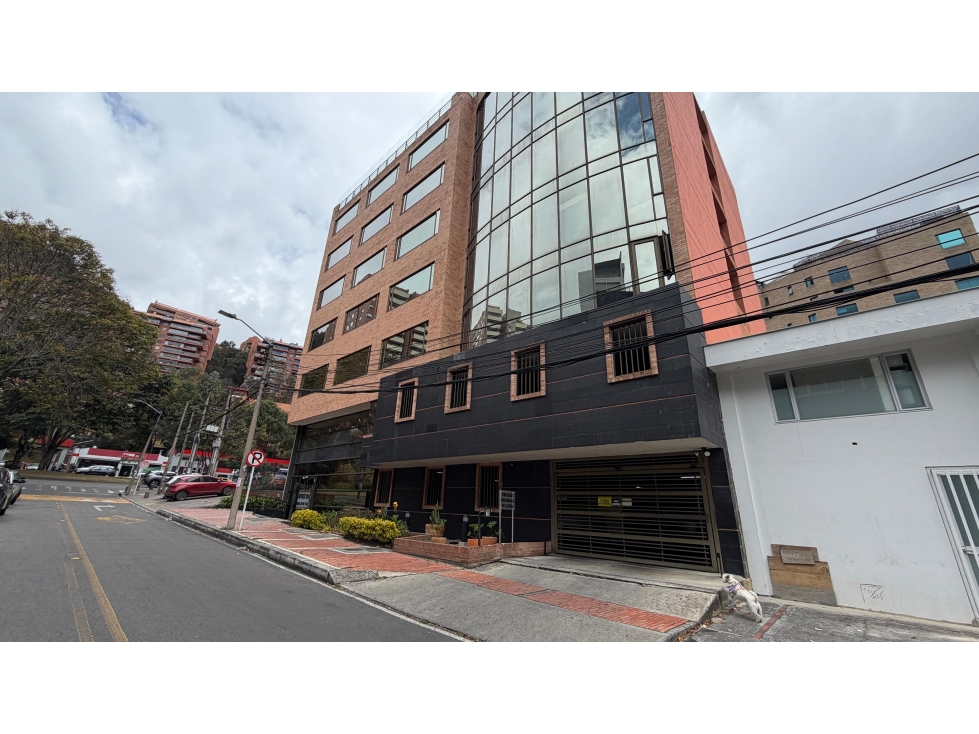 Oficina amoblada en arriendo - Santa Barbara, Bogotá