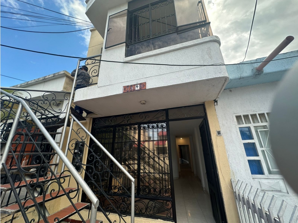 Excelente Casa Comercial para Inversión o Sector Salud en Campo Núñez