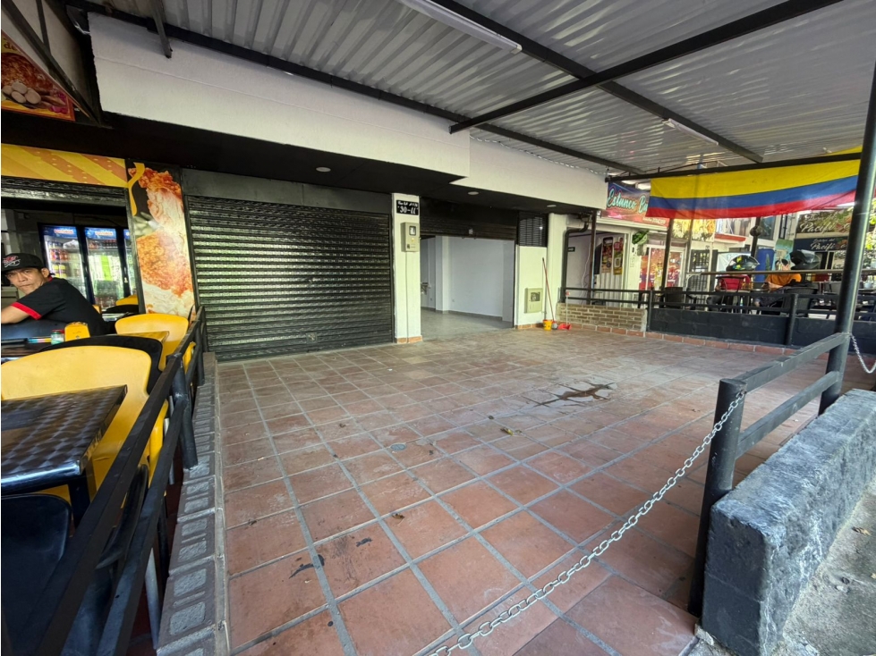 Local en arriendo Av. 26, Las Granjas | Terraza + cocina - 1