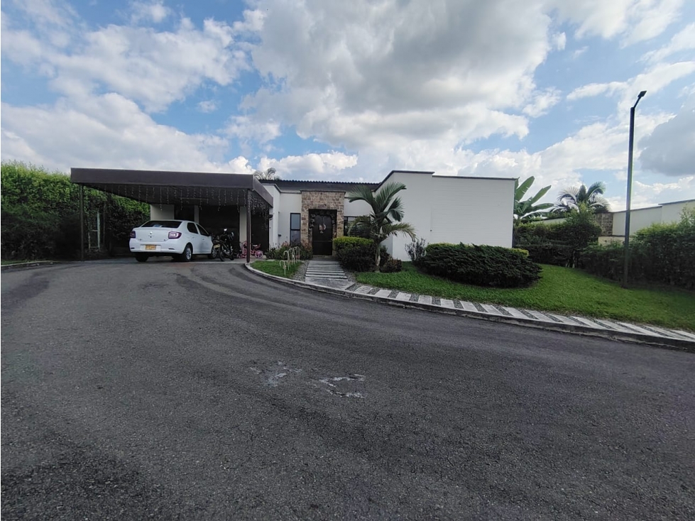CASA CAMPESTRE EN VENTA CERCA AL CLUB CAMPESTRE
