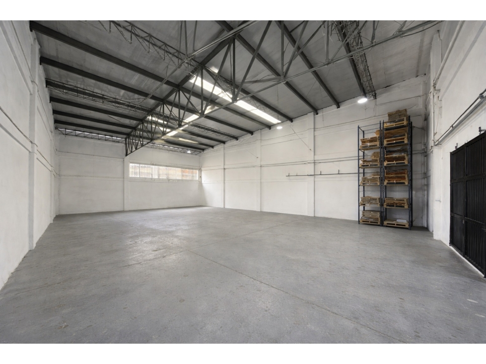 ARRIENDO BODEGA AL SUR DE LA CIUDAD DE ARMENIA - 2