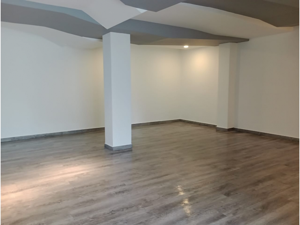 LOCAL COMERCIAL CON OFICINAS EN VENTA AV BOLIVAR NORTE — foto 5