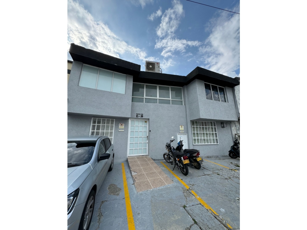 VENDO CASA COMERCIAL, SECTOR DOS QUEBRADAS, PEREIRA