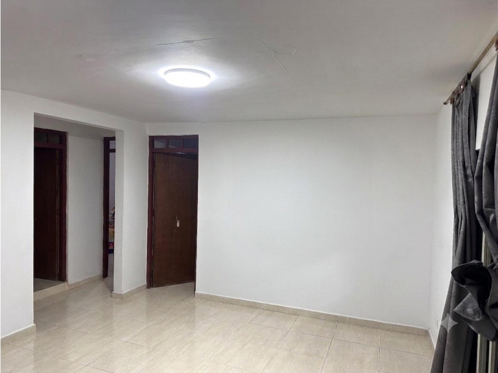 CASA ESQUINERA CON LOCAL EN VENTA SUR OCCIDENTE — foto 2
