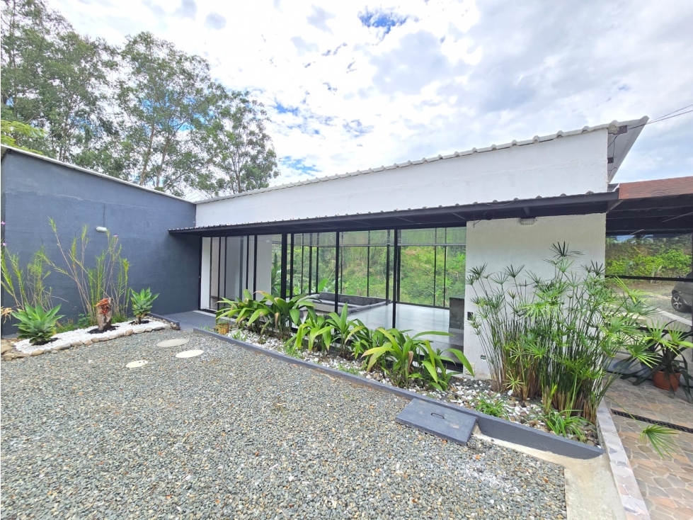 ARRIENDO CASA CAMPESTRE CON CABAÑA INDEPENDIENTE EN QUIMBAYA