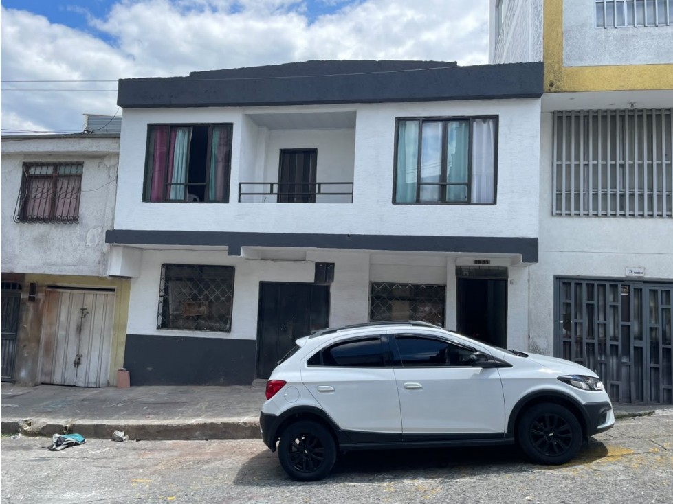 VENDO CASA DE 2 PISOS INDEPENCIENTES EN EL CENTRO DE ARMENIA