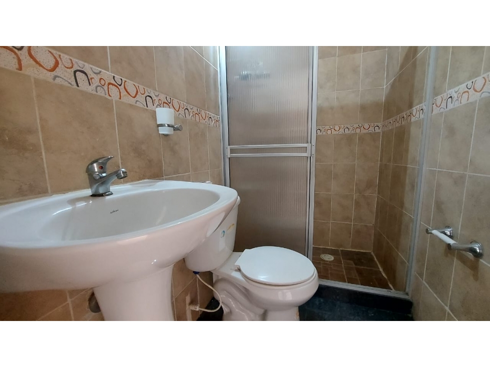 VENDO CASA BARRIO CENTENARIO MONTENEGRO - 5