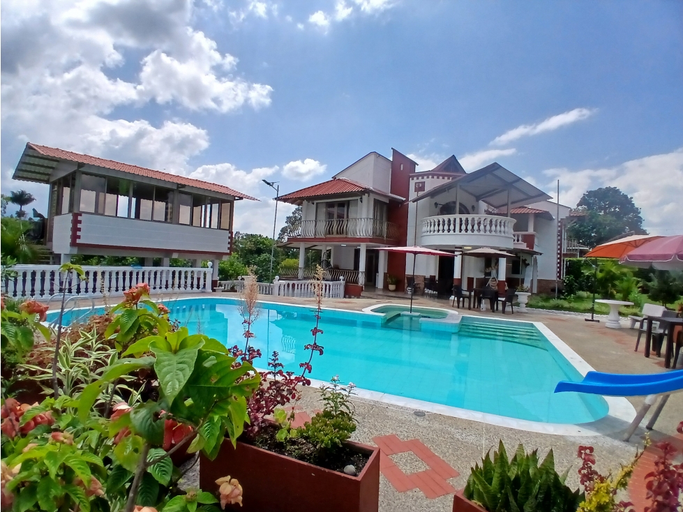 Arriendo Casa Campestre Amoblada, vía aeropuerto Armenia - 1