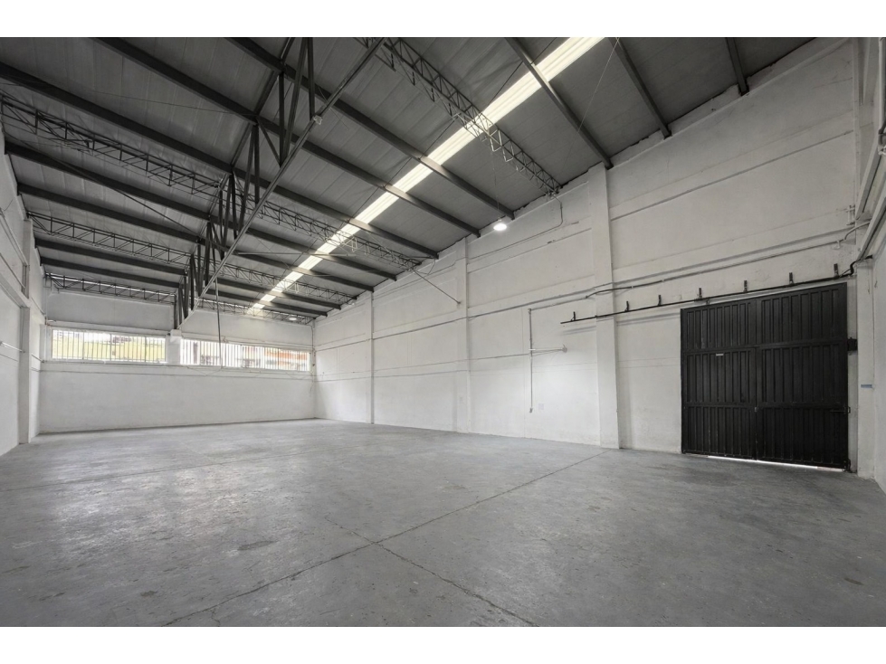 ARRIENDO BODEGA AL SUR DE LA CIUDAD DE ARMENIA - 3