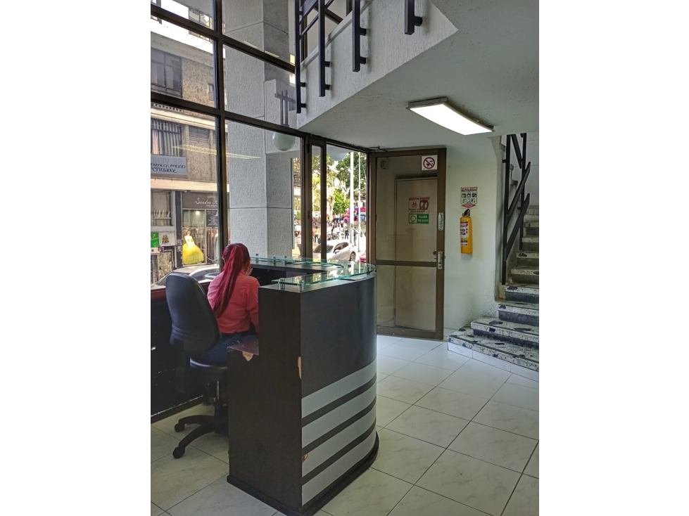 VENTA CONSULTORIO, OFICINA, LOCAL, PARQUE SUCRE — foto 2