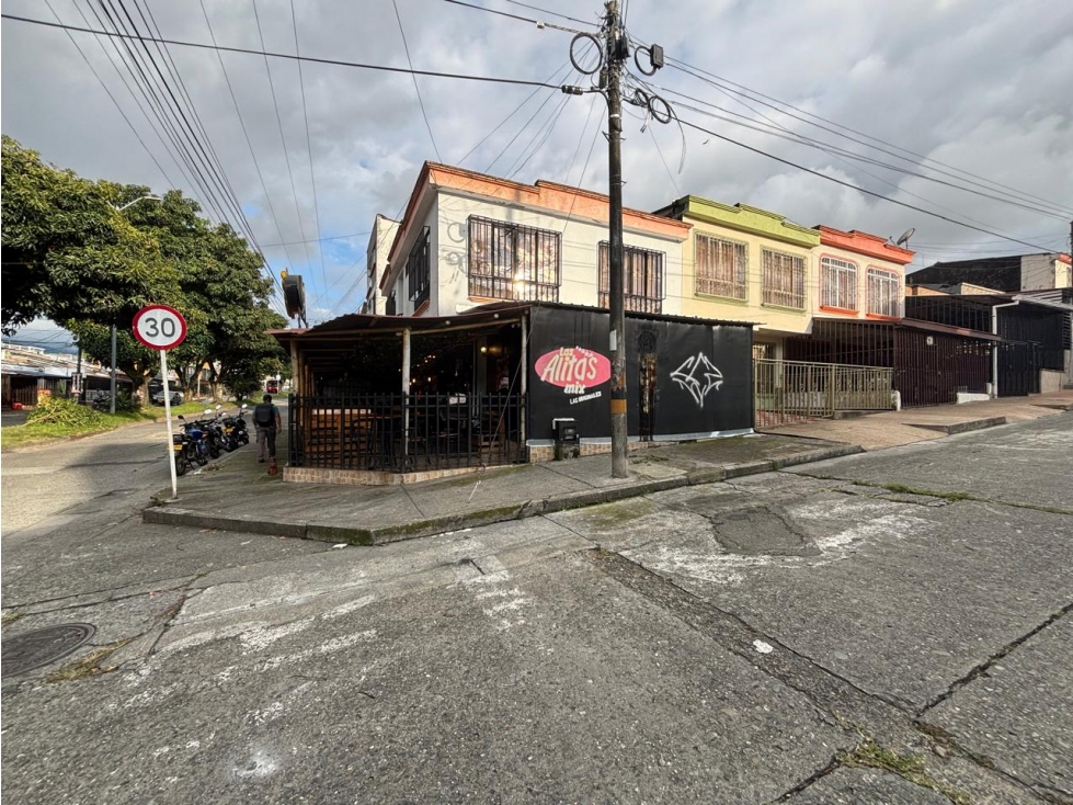 VENDO CASA COMERCIAL SECTOR LAS AMERICAS AL OCCIDENTE DE LA CIUDAD — foto 2