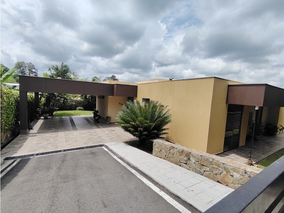 VENDO CASA CAMPESTRE A 5 MINUTOS DEL AEROPUERTO EL EDEN — foto 2