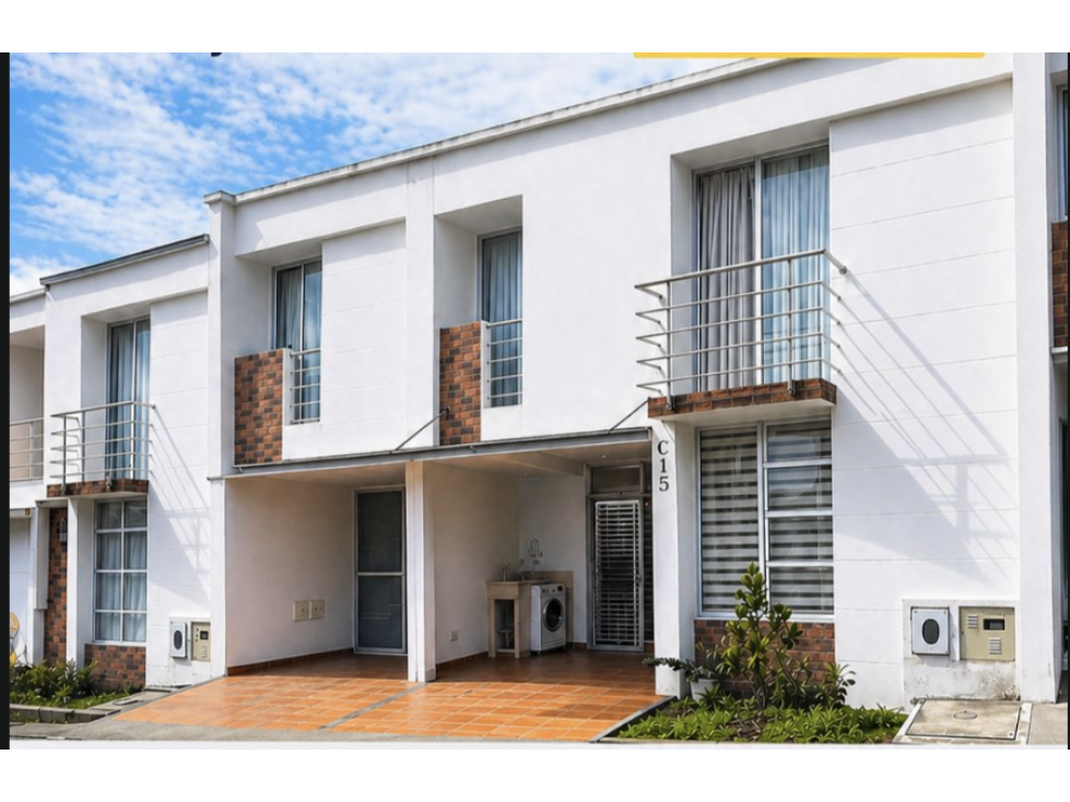 VENTA MODERNA CASA DE DOS NIVELES EN EL NORTE DE ARMENIA
