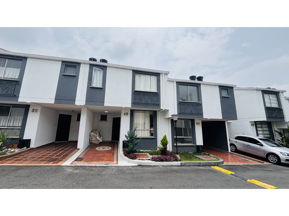 VENDO CASA EN CONJUNTO CERRADO