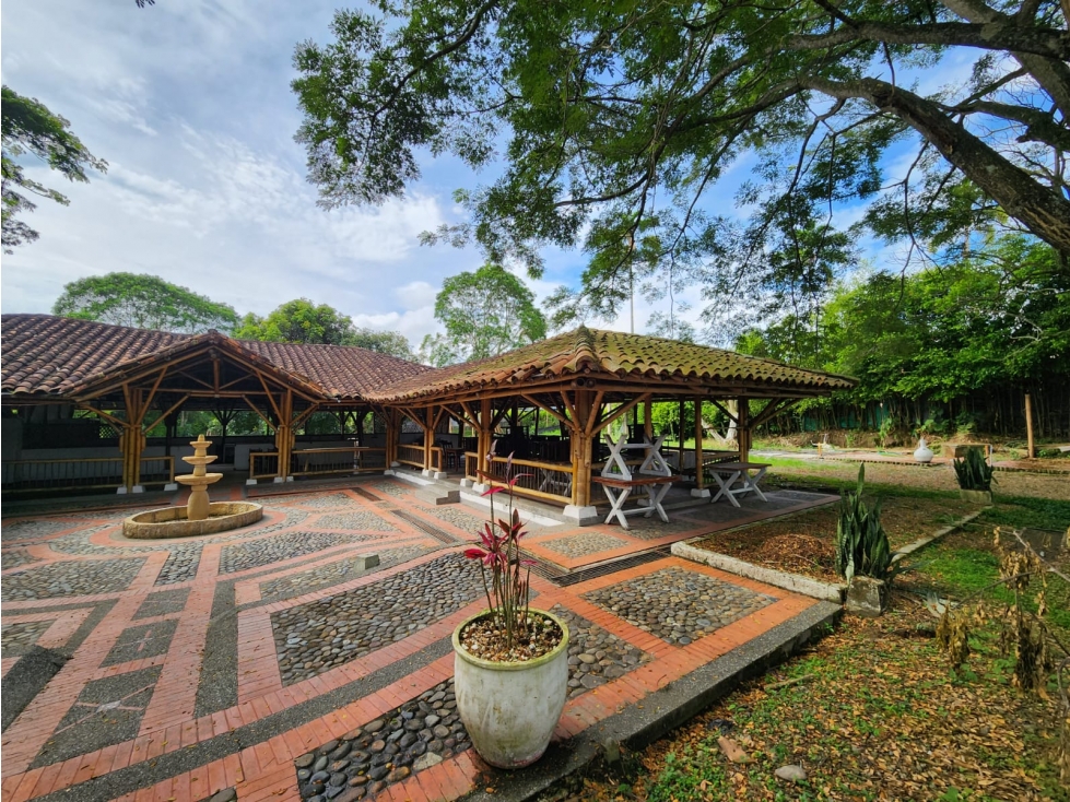 LOTE EN VENTA VIA ARMENIA- MONTENEGRO