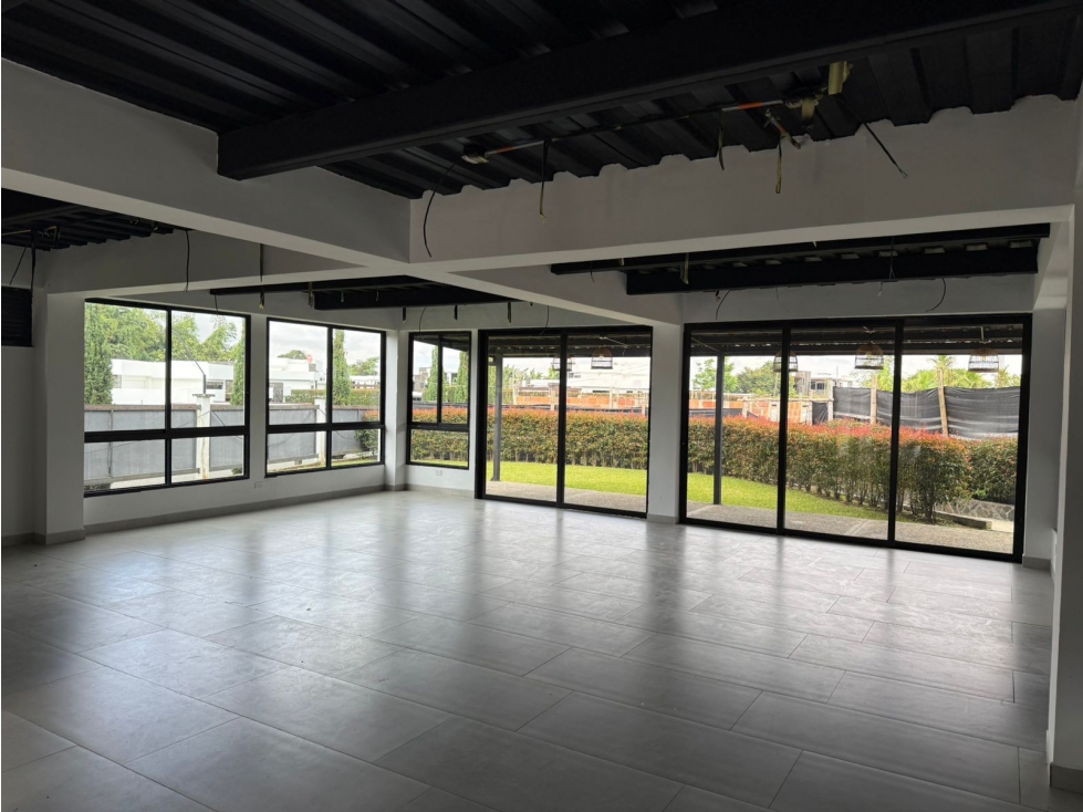 VENTA LOCAL MALL SAMARKANDA VIA CIRCASIA ARMENIA.