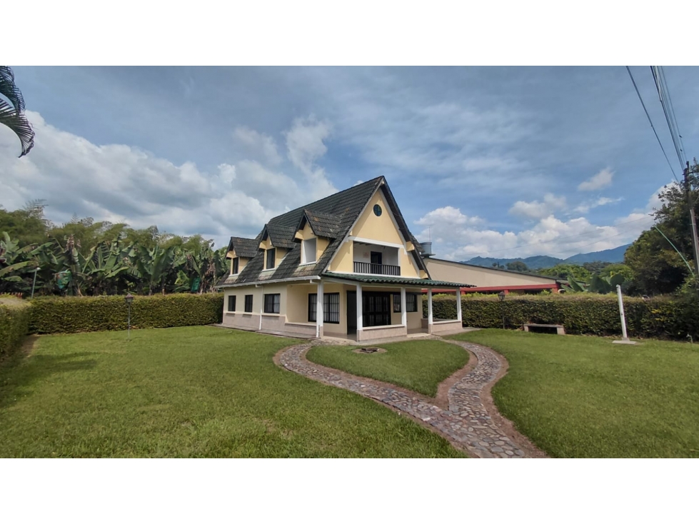 VENDO CASA CAMPESTRE CONDOMINIO VIA EL VALLE.