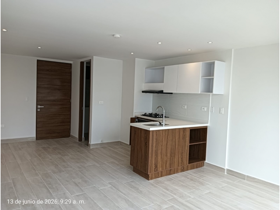 VENDO APARTAMENTO NORTE DE LA CIUDAD, SECTOR LA CASTELLANA — foto 2