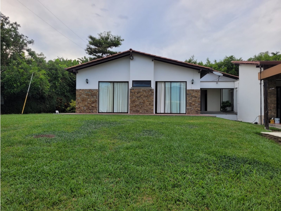 CASA CAMPESTRE EN VENTA, SECTOR AEROPUERTO - 2