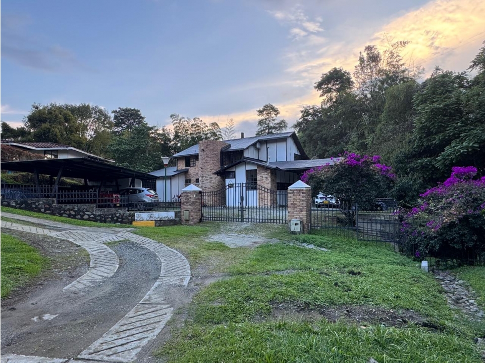 VENDO CASA CAMPESTRE CONJUNTO CERRADO. VIA CIRCASIA