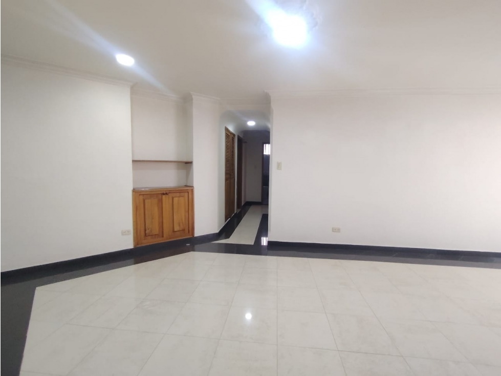 APARTAMENTO EN VENTA SECTOR LA CASTELLANA 3 HABITACIONES — foto 3
