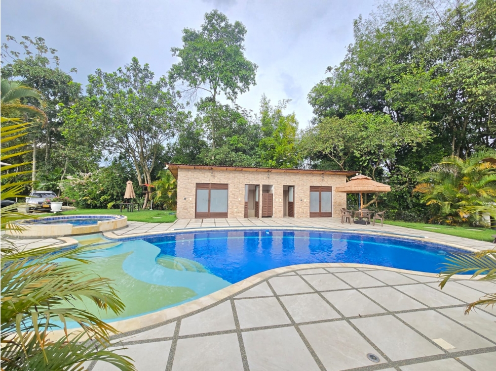 VENTA DE CASA CAMPESTRE PUEBLO TAPAO