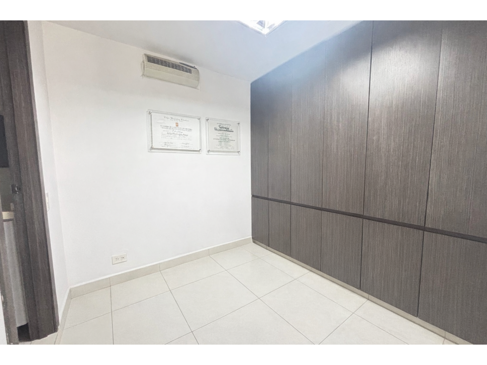 VENDO OFICINA O CONSULTORIO AL NORTE, SECTOR PARQUE DE LA VIDA — foto 3
