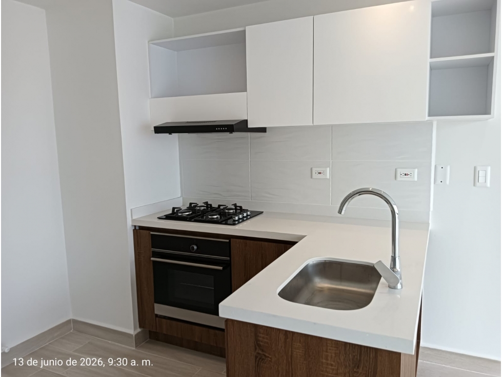 VENDO APARTAMENTO NORTE DE LA CIUDAD, SECTOR LA CASTELLANA — foto 4