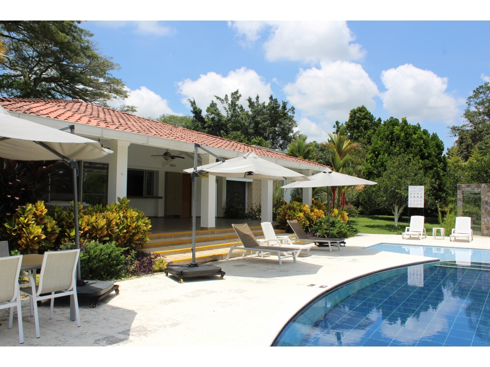 CASA CAMPESTRE EB VENTA POR EL CLUB CAMPESTRE 11 HABITACIONES — foto 6