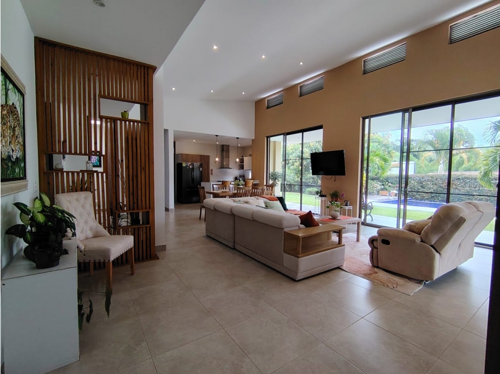 VENDO CASA CAMPESTRE A 5 MINUTOS DEL AEROPUERTO EL EDEN — foto 4