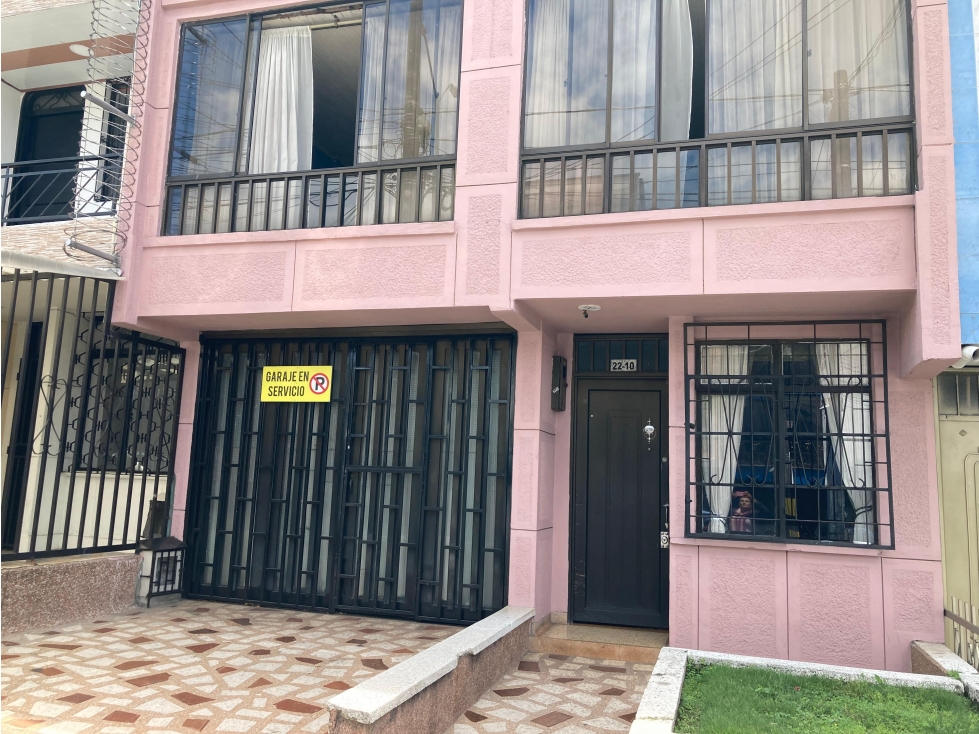 CASA EN VENTA, SECTOR DE LOS ALAMOS ARMENIA