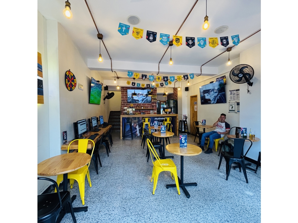 VENDO LOCAL COMERCIAL, FRENTE A LA PLAZA DE BOLIVAR — foto 3
