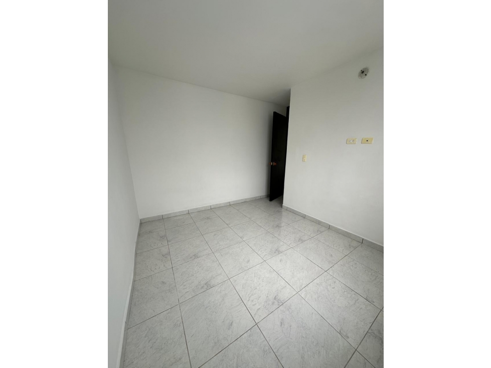 VENDO APARTAMENTO, SECTOR CHILACO. SUR DE LA CIUDAD — foto 4