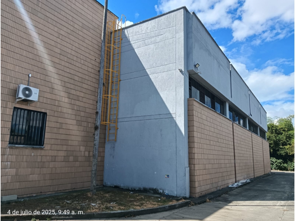 ARRIENDO BODEGA AL SUR DE LA CIUDAD DE ARMENIA - 2