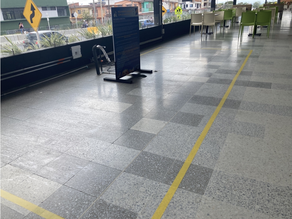 BURBUJA EN VENTA CENTRO COMERCIAL ARMENIA PLAZA — foto 5