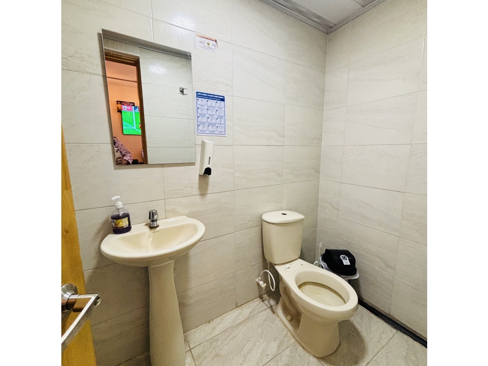 VENDO LOCAL COMERCIAL, FRENTE A LA PLAZA DE BOLIVAR — foto 5