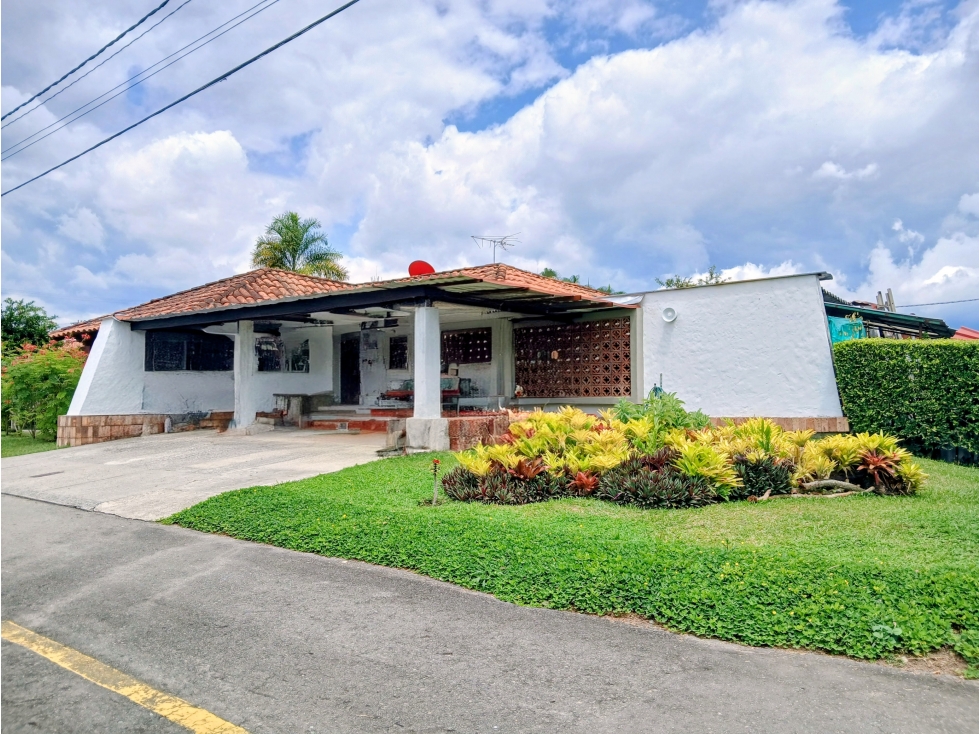 VENDO CASA CAMPESTRE EL CAIMO .
