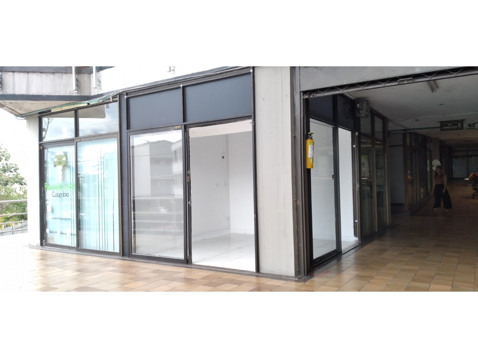 ARRIENDO OFICINA CC BOLIVAR — foto 4