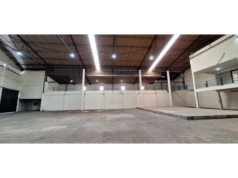 ARRIENDO BODEGA No. 2 - 3
