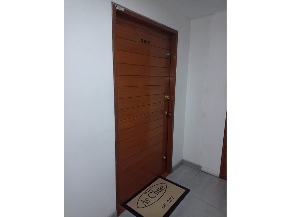 SE VENDE OFICINA TORRE AVENIDA CHILE — foto 5