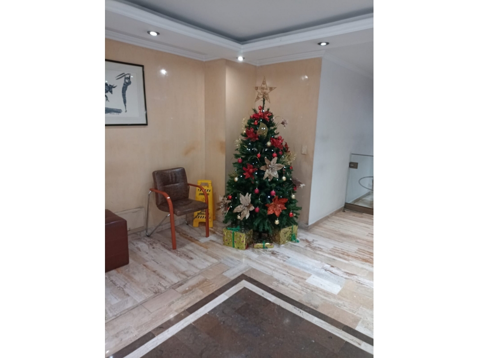 SE VENDE OFICINA TORRE AVENIDA CHILE — foto 3