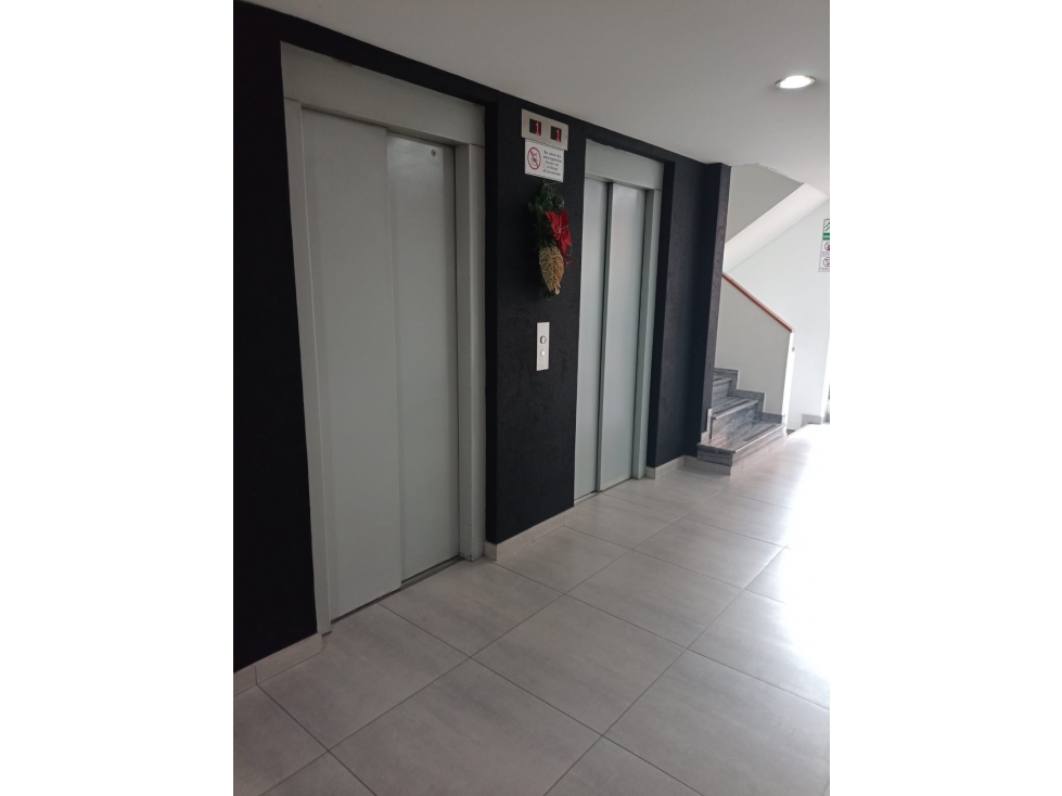 SE VENDE OFICINA TORRE AVENIDA CHILE — foto 2