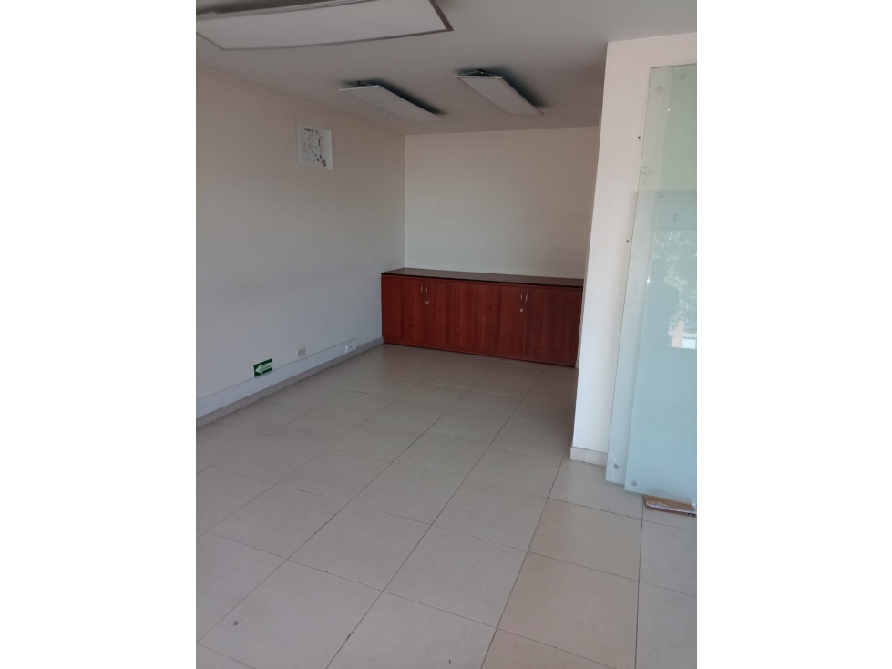 SE VENDE OFICINA TORRE AVENIDA CHILE — foto 6
